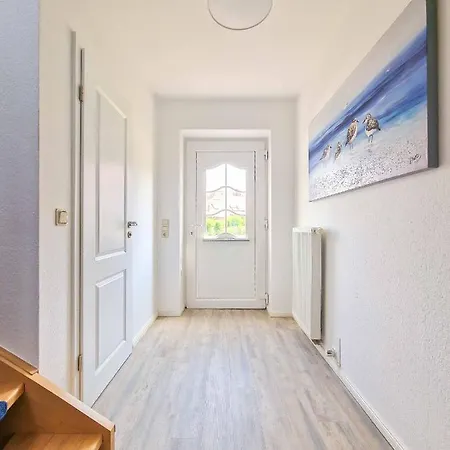 Kuestenschwalbe Holiday home *